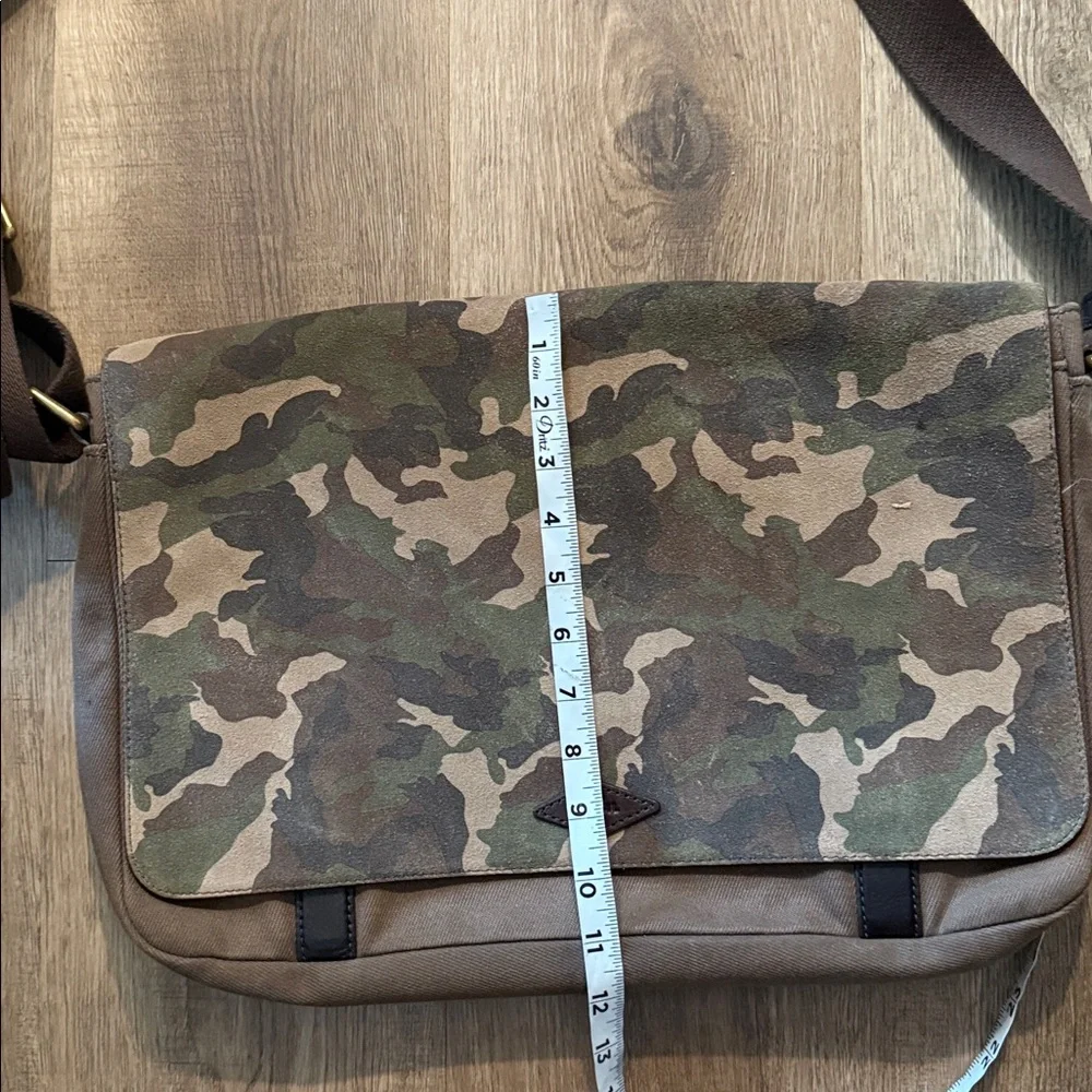 Fossil cotton twill camo messenger bag briefcase